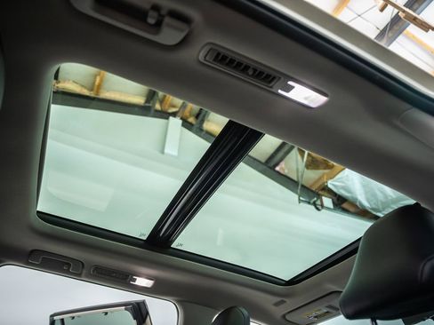 Used 2024 Toyota Grand Highlander AWD image 39