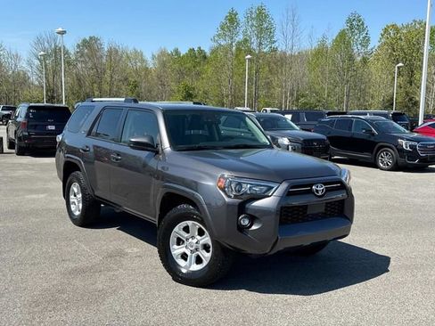Used 2021 Toyota 4Runner SR5 RWD image 2