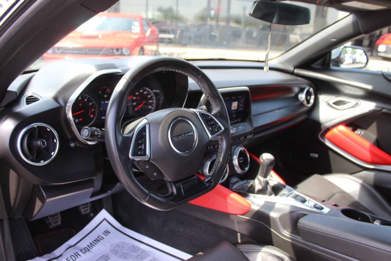 Used 2020 Chevrolet Camaro LT w/ Redline Edition RWD image 16