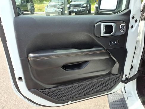 Used 2021 Jeep Wrangler Unlimited Sahara AWD/4WD image 19