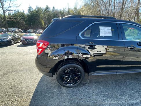 Used 2017 Chevrolet Equinox LT w/ Midnight Edition image 9