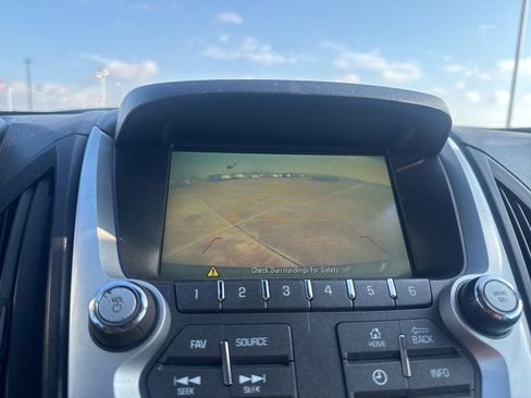 Used 2017 Chevrolet Equinox LT FWD image 36