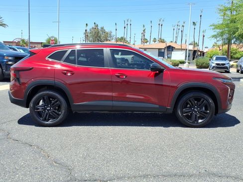 Used 2024 Chevrolet Trax ACTIV w/ Sunroof Package FWD image 8