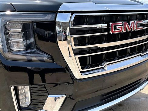 Used 2023 GMC Yukon XL SLT AWD/4WD image 30