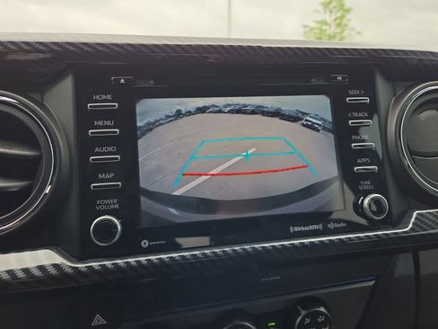Used 2020 Toyota Tacoma TRD Sport w/ Technology Package AWD/4WD image 27