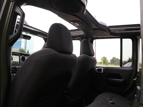 Used 2021 Jeep Wrangler Unlimited Sport w/ Sun And Sound Package AWD/4WD image 17