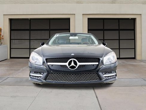 Used 2014 Mercedes-Benz SL 550 image 2
