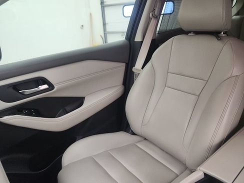 Used 2023 Nissan Rogue SL w/ SL Premium Package FWD image 16