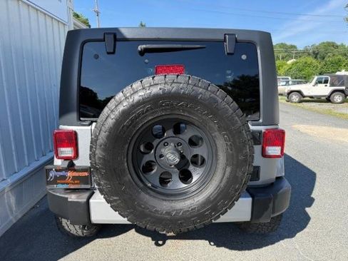 Used 2013 Jeep Wrangler Unlimited Sahara w/ Connectivity Group AWD/4WD image 4