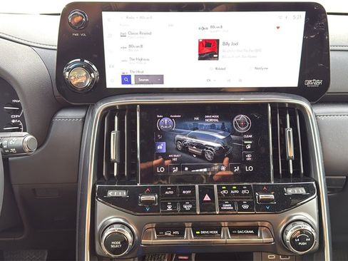 Used 2024 Lexus LX 600 4WD w/ Ultra Luxury Package image 7