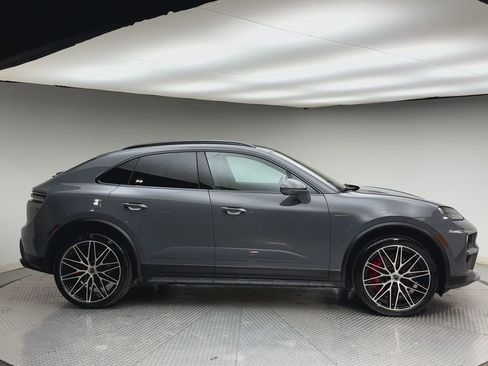 Used 2025 Porsche Macan Turbo Electric AWD/4WD image 9