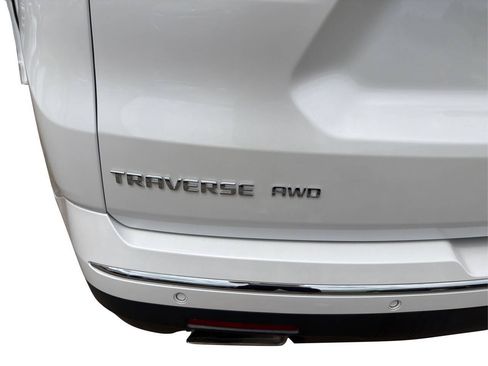 Used 2022 Chevrolet Traverse High Country w/ LPO, Cargo Package AWD/4WD image 22