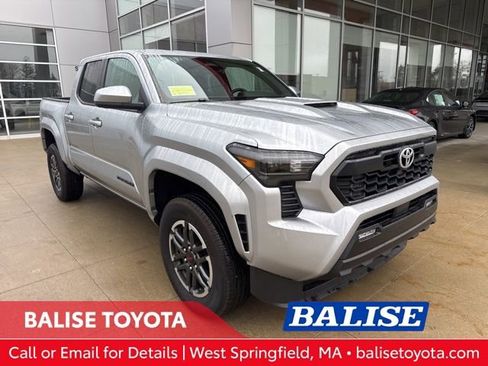Used 2025 Toyota Tacoma TRD Sport AWD/4WD image 1