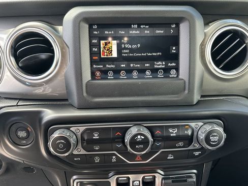 Used 2021 Jeep Wrangler Unlimited Sahara image 29