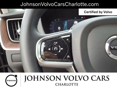 Used 2024 Volvo XC60 B5 Plus image 22