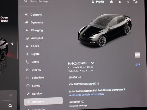 Used 2023 Tesla Model Y Long Range image 11