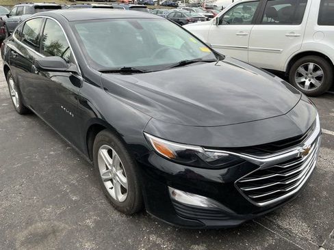 Used 2021 Chevrolet Malibu LS image 2