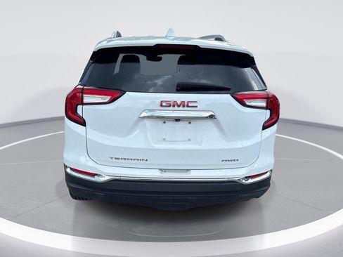 Used 2024 GMC Terrain SLT AWD/4WD image 7