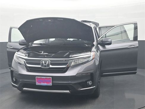 Certified 2021 Honda Pilot Touring image 37