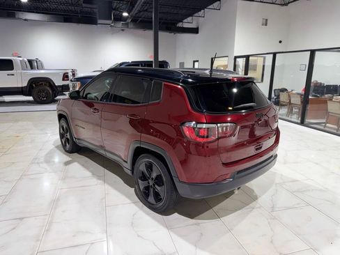 Used 2021 Jeep Compass Latitude w/ Sun and Sound Group FWD image 9