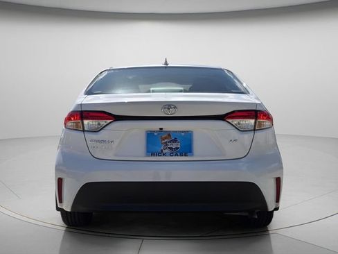 Used 2025 Toyota Corolla LE FWD image 6