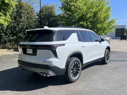 New 2026 Chevrolet Traverse Z71 w/ Enhanced Driving Package AWD/4WD image 9