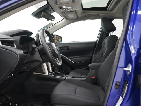 Used 2025 Toyota Corolla Cross LE w/ Moonroof Package AWD/4WD image 21