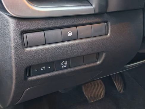 Used 2023 Nissan Rogue SV image 17