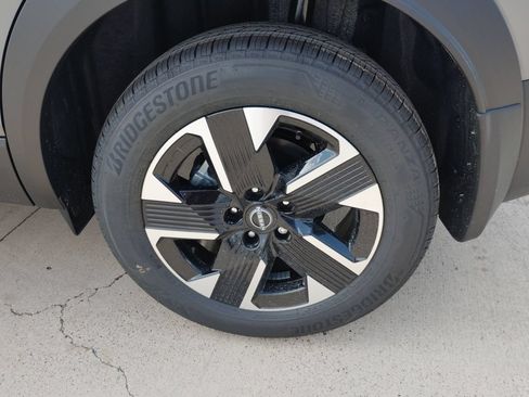 New 2026 Nissan Kicks SV w/ Cold Weather Package AWD/4WD image 17
