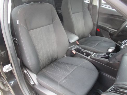 Used 2018 Ford Focus SEL FWD image 31