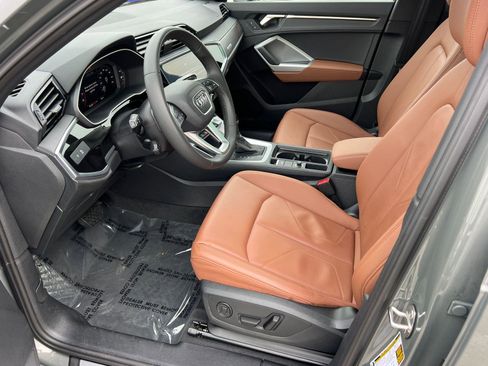 Certified 2025 Audi Q3 2.0T Premium w/ Convenience Package image 9