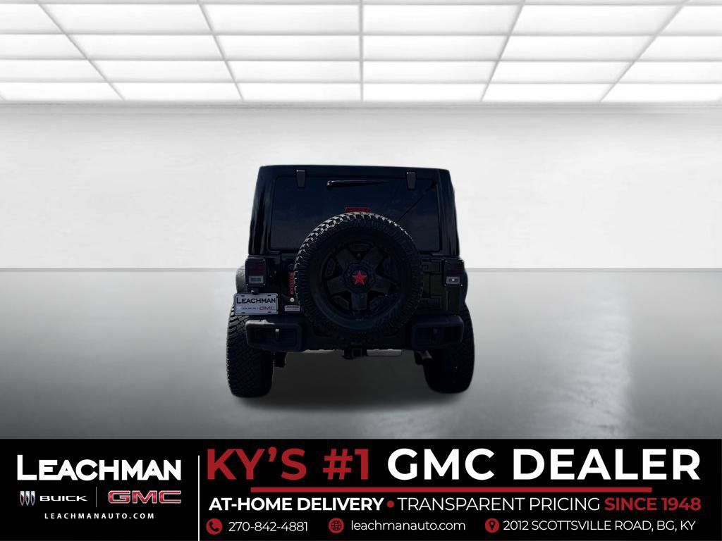 Used 2015 Jeep Wrangler Unlimited Rubicon w/ Connectivity Group AWD/4WD image 4