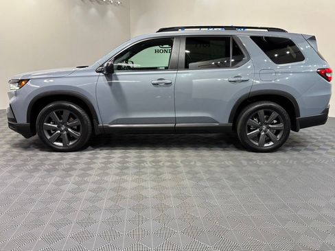 Certified 2025 Honda Pilot Sport image 2