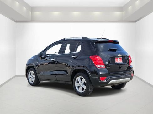 Used 2020 Chevrolet Trax LT w/ LT Convenience Package image 6