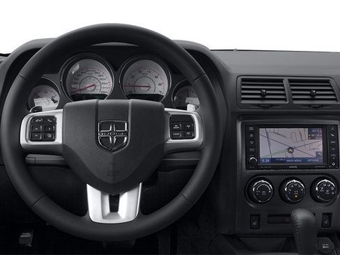 Used 2014 Dodge Challenger R/T RWD image 9