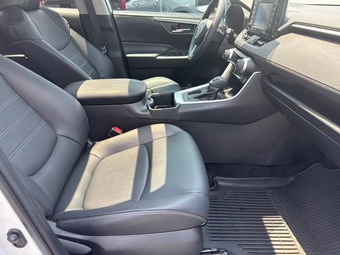 Used 2022 Toyota RAV4 XLE Premium FWD image 14