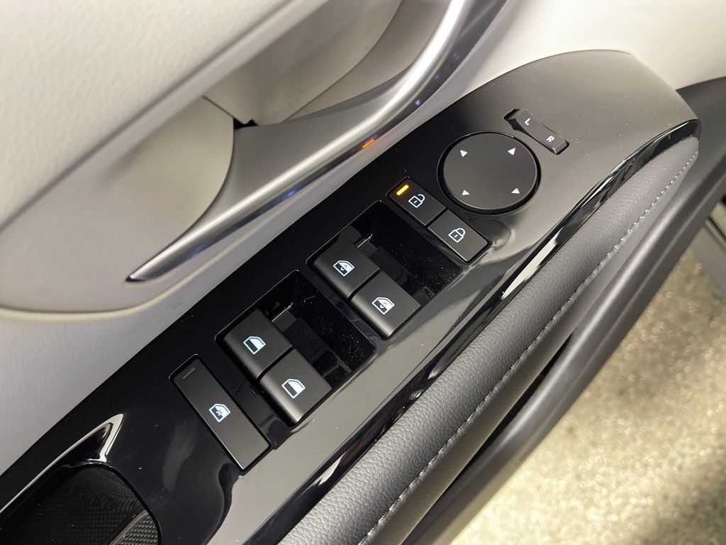 New 2026 Hyundai Tucson Limited FWD image 18