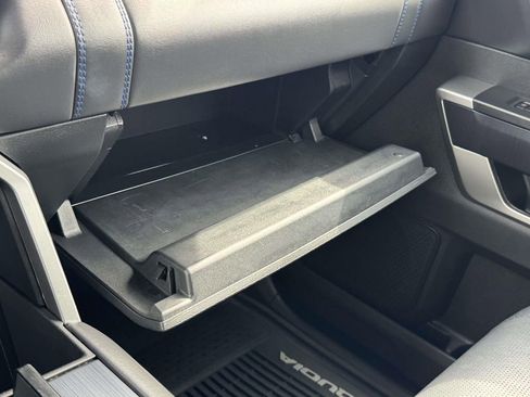 Used 2024 Toyota Sequoia Platinum image 33