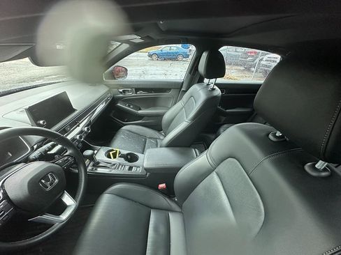 Used 2024 Honda Civic Sport Touring image 3