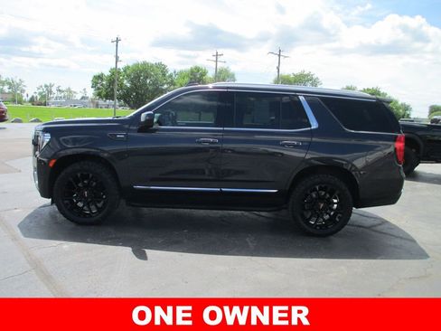 Used 2023 GMC Yukon SLT AWD/4WD image 10