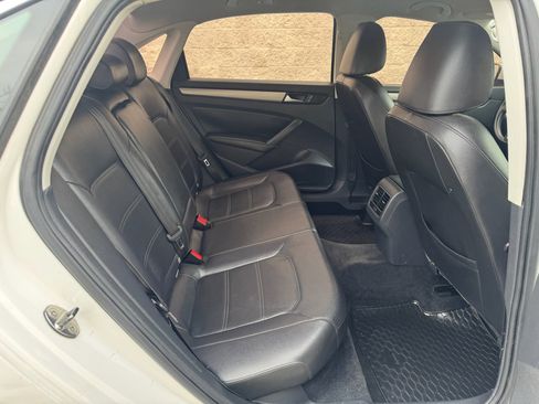 Used 2014 Volkswagen Passat 2.5 SE image 23