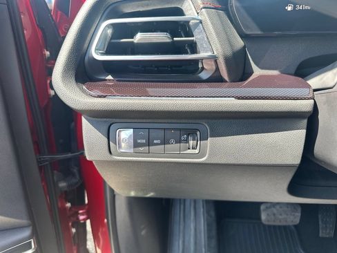 Certified 2026 Chevrolet Traverse RS AWD/4WD image 13