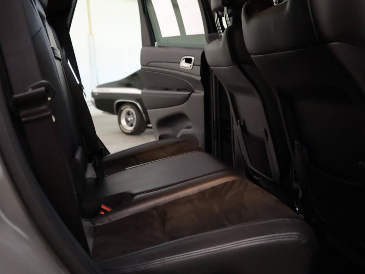 Used 2020 Jeep Grand Cherokee Altitude RWD image 12