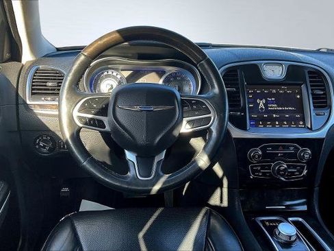Used 2019 Chrysler 300 Limited image 5
