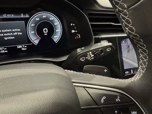 Used 2022 Audi Q8 Premium Plus image 33