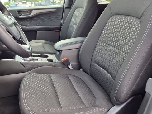Used 2024 Ford Escape Active w/ Tech Pack #1 AWD/4WD image 3