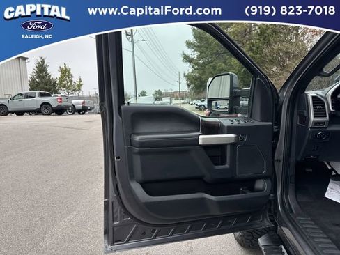 Used 2022 Ford F350 Lariat image 19