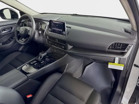 New 2026 Nissan Rogue SV FWD image 29