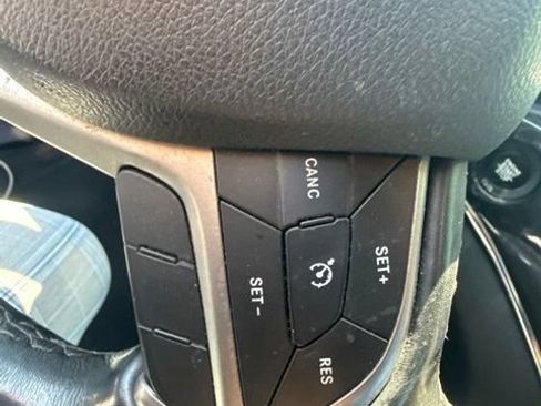 Used 2020 Jeep Grand Cherokee Overland AWD/4WD image 15