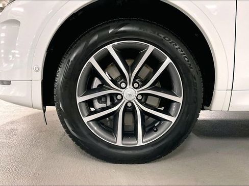 Certified 2025 Land Rover Discovery Sport S image 8